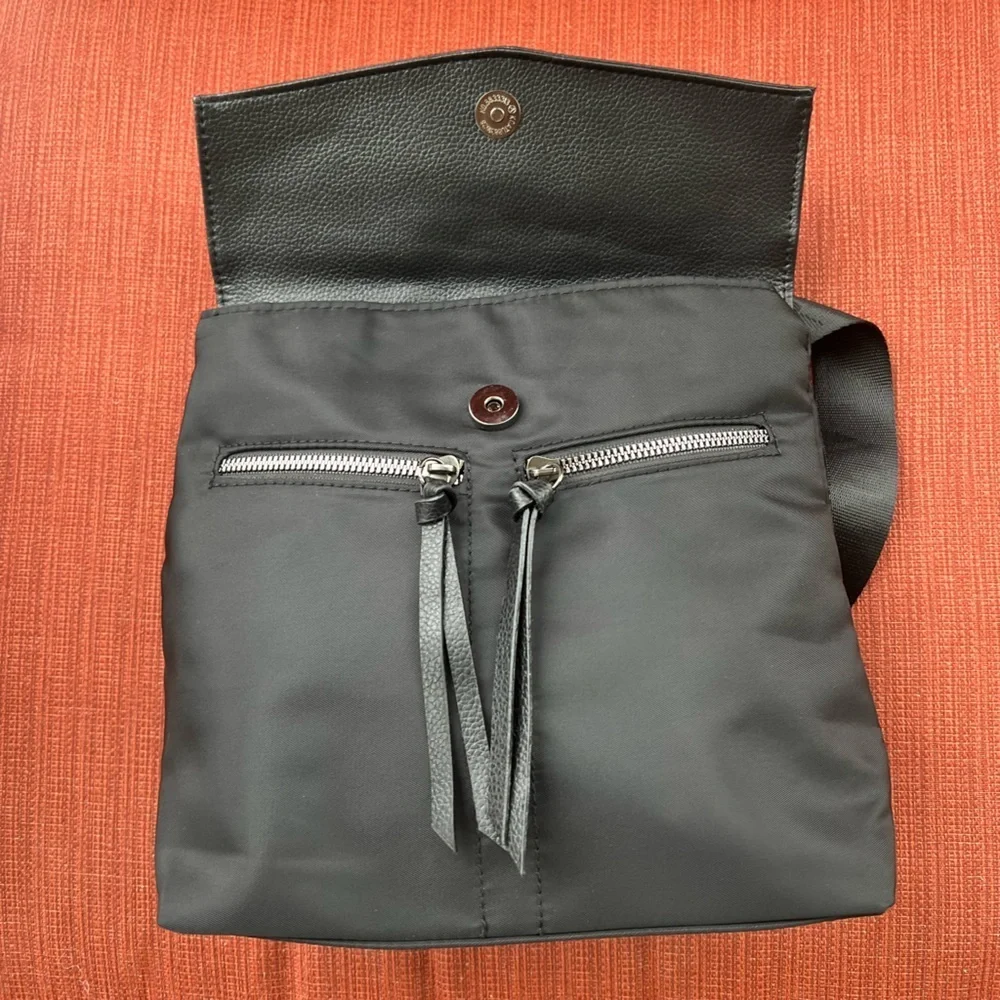 BOTKIER NEW YORK COUTURE AUTH-BLACK SLEEK PRADA LIKE NYLON TEXTURE LIGHT FEEL - Picture 4 of 12